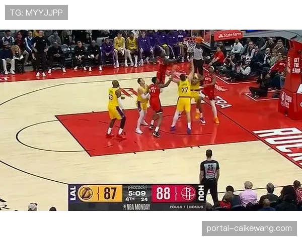 湖人G2收缩防守重兵囤积禁区 针对火箭外线手感冰凉护框抢板一石二鸟